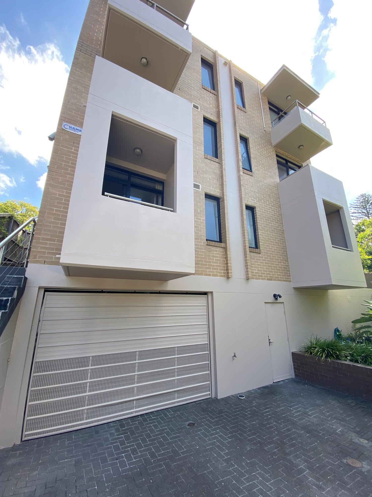 Strata painting underway in Sydney